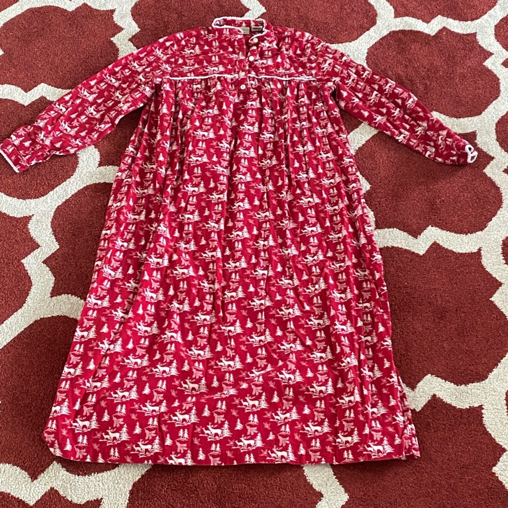 Women’s nightgown